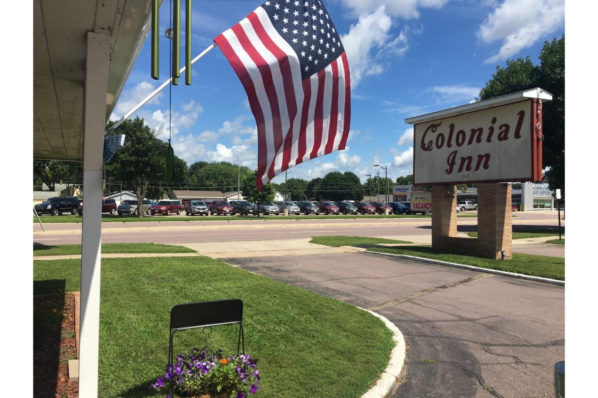 Colonial Inn Extended Stay By Oyo New Ulm Exterior photo